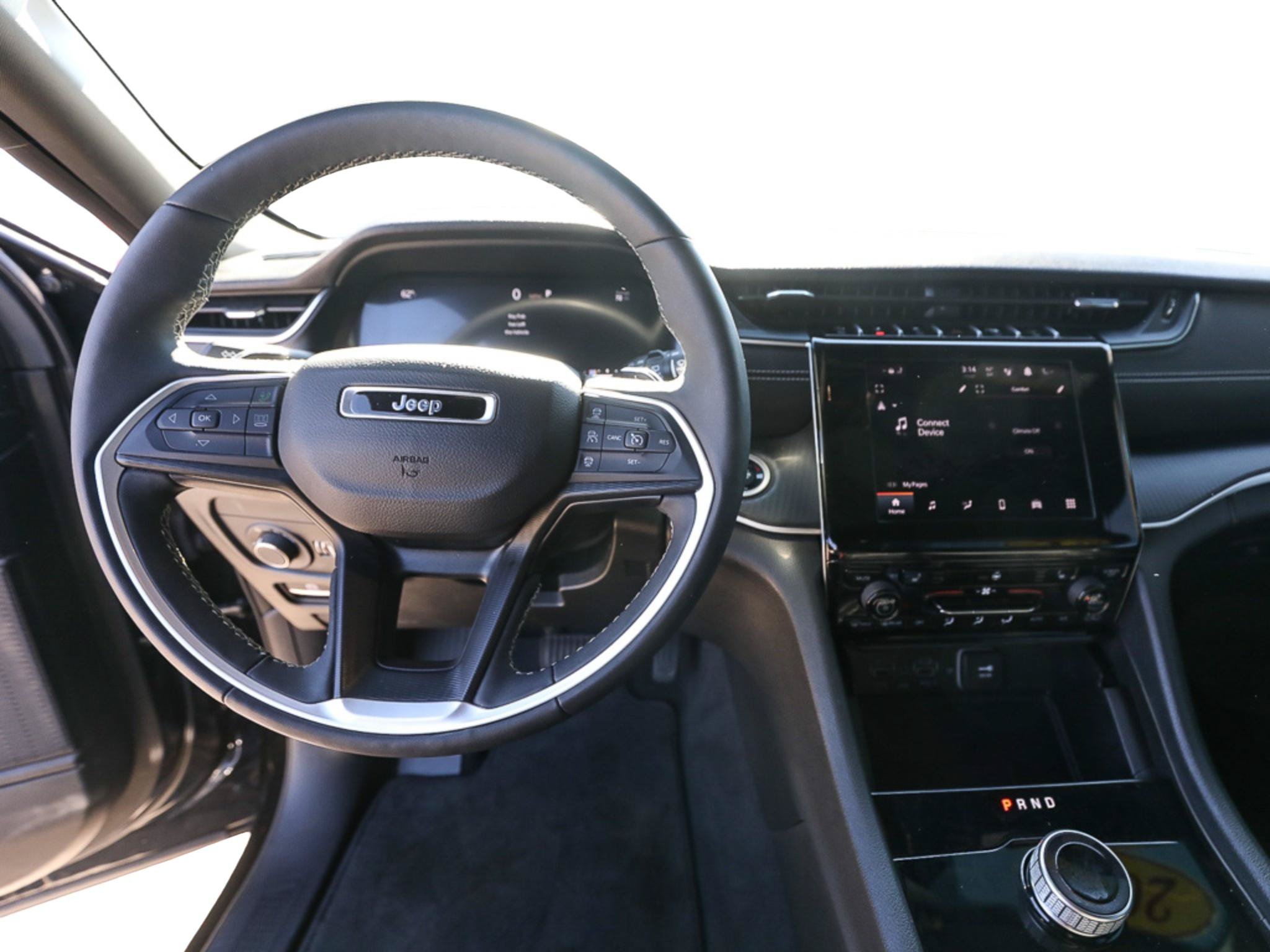 Used 2023 Jeep Grand Cherokee L Laredo AWD/4WD image 13