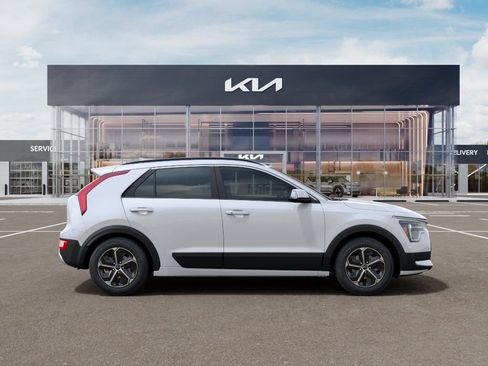 New 2026 Kia Niro EX FWD image 3