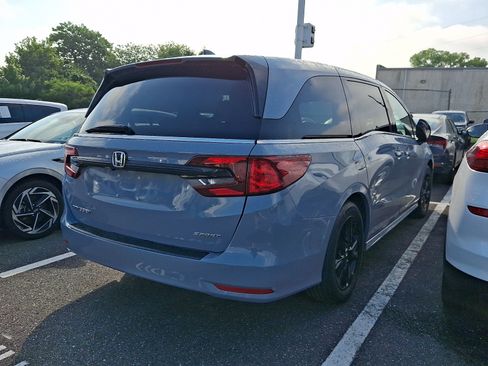 Used 2023 Honda Odyssey Sport image 4
