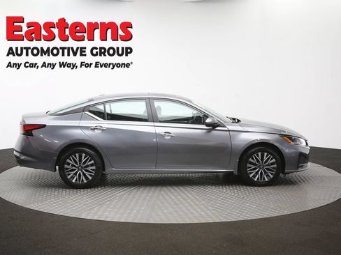 Used 2023 Nissan Altima 2.5 SV w/ SV Premium Package AWD/4WD image 45