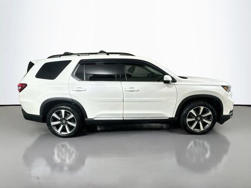 Certified 2024 Honda Pilot Touring image 4