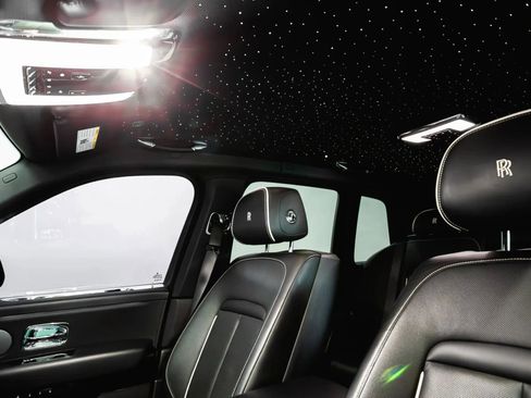 Used 2021 Rolls-Royce Cullinan image 19