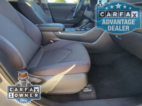 Used 2024 Toyota Highlander LE image 21