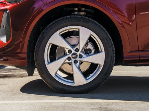 Certified 2025 Audi Q5 Premium Plus w/ Premium Plus image 30