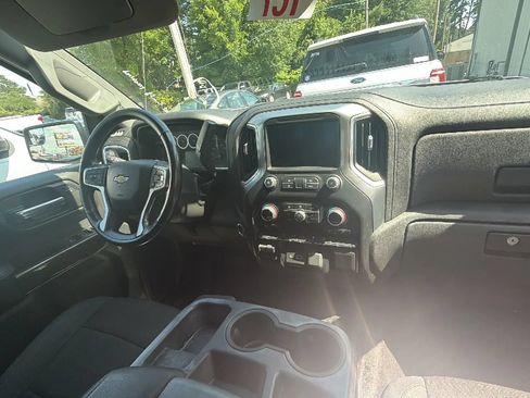 Used 2021 Chevrolet Silverado 1500 LT AWD/4WD image 8