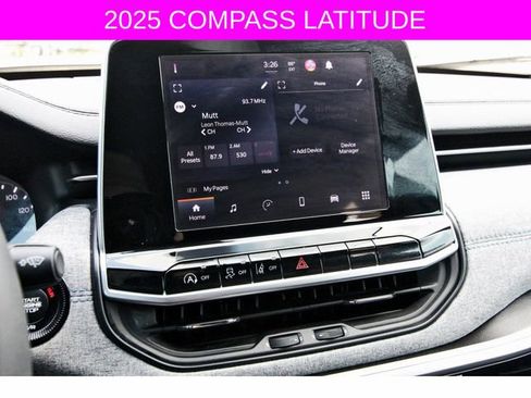 Used 2025 Jeep Compass Latitude image 24
