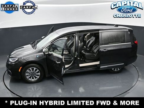 Used 2023 Chrysler Pacifica Limited FWD image 36