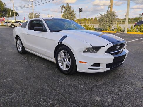 Used 2014 Ford Mustang Coupe image 4