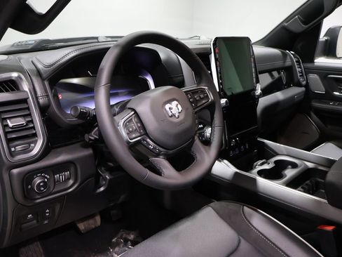 New 2026 RAM 1500 Laramie AWD/4WD image 18
