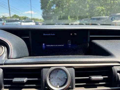 Used 2017 Lexus RC 200t F Sport RWD image 32