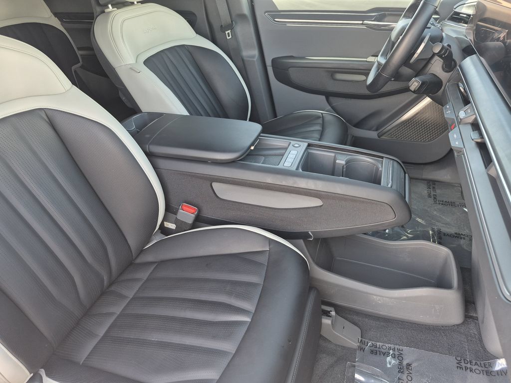 Used 2024 Kia EV9 GT-Line AWD/4WD image 16