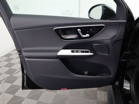 Used 2026 Mercedes-Benz GLC 300 4MATIC image 25