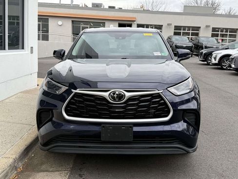 Used 2023 Toyota Highlander L image 2