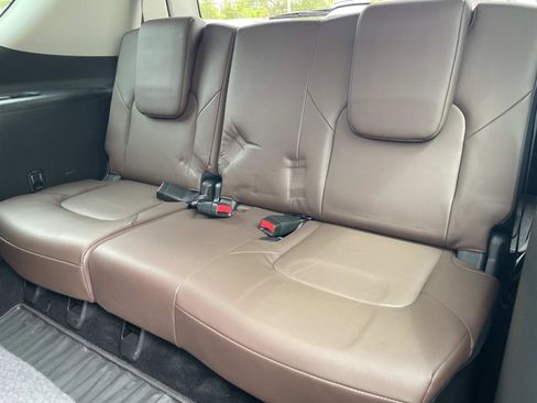 Used 2023 INFINITI QX80 Premium Select w/ All-Season Package image 11