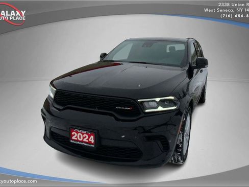 Used 2024 Dodge Durango GT image 2