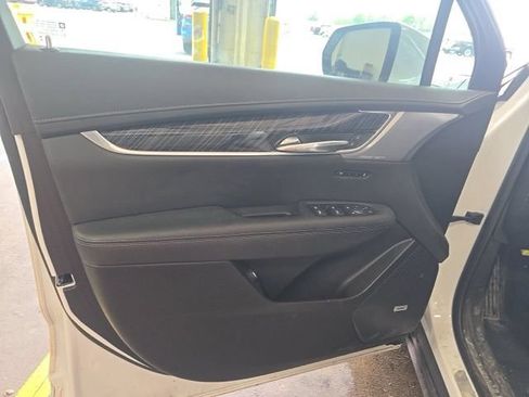 Used 2024 Cadillac XT6 Premium Luxury AWD/4WD image 21