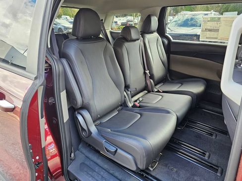 New 2026 Kia Carnival FWD image 28