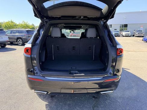 Used 2023 Buick Enclave Essence w/ Experience Buick Package FWD image 21