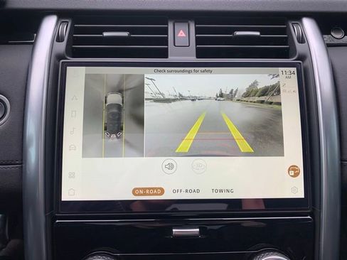 Used 2023 Land Rover Discovery S image 21