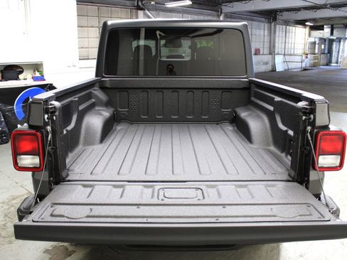 New 2026 Jeep Gladiator Sport image 30