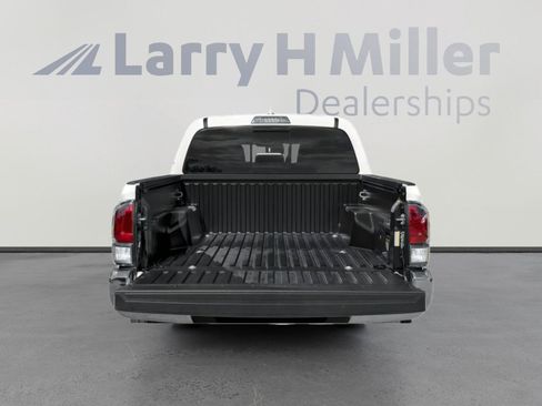 Used 2023 Toyota Tacoma TRD Off-Road w/ TRD Premium Off Road Package image 11