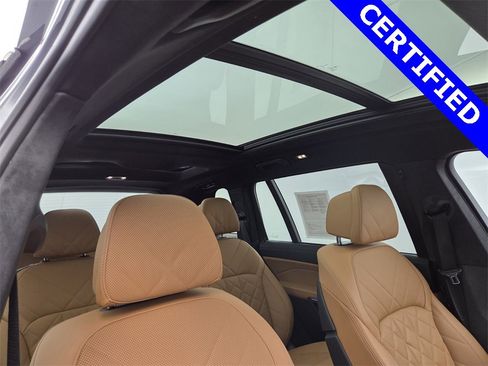 Used 2024 BMW X7 xDrive40i w/ Premium Package image 18
