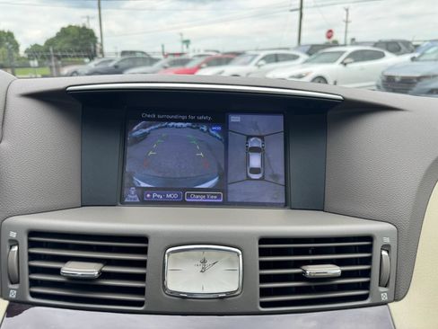 Used 2015 INFINITI Q70 3.7 RWD image 18