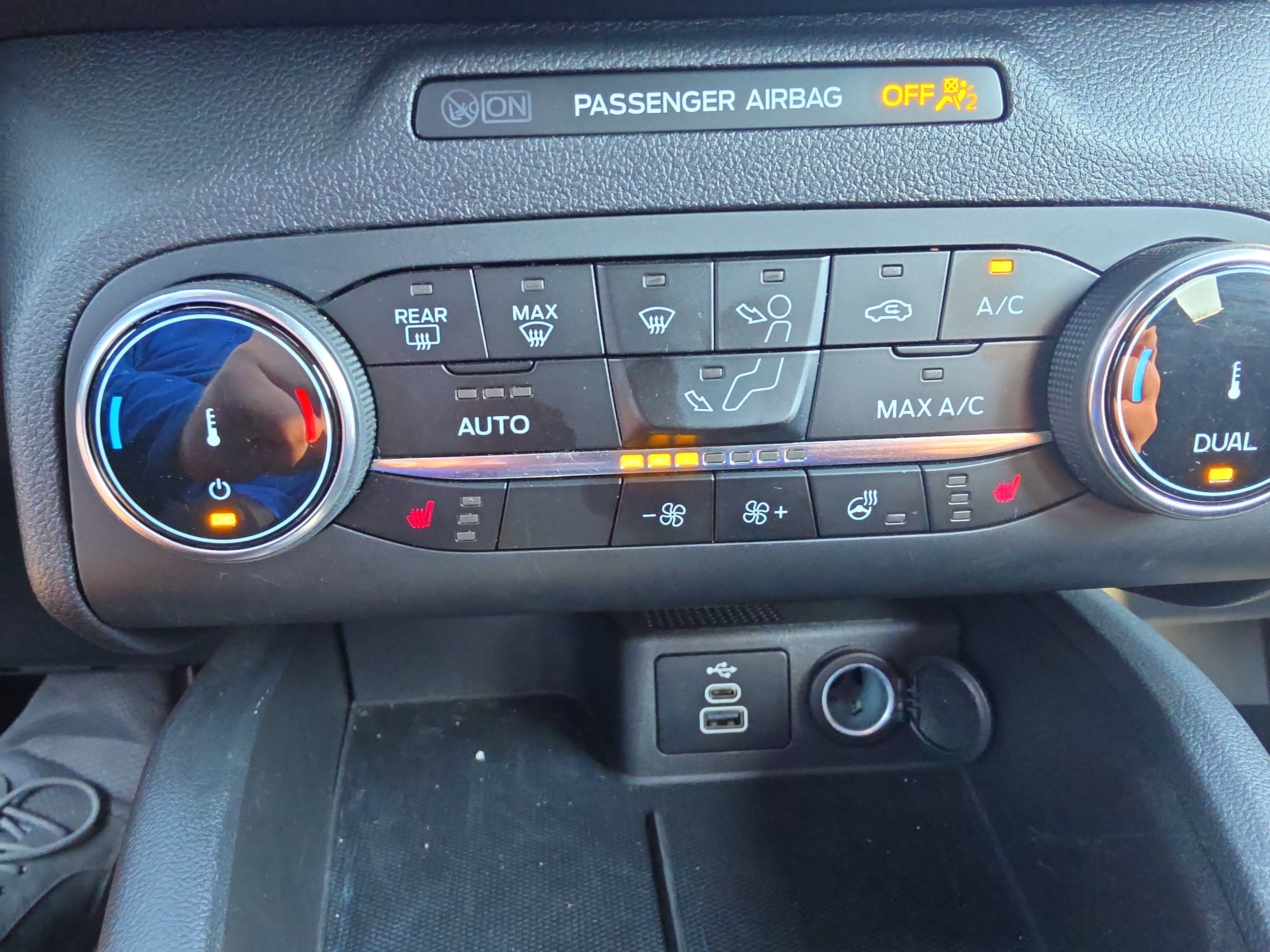 Used 2025 Ford Escape ST-Line Select AWD/4WD image 27
