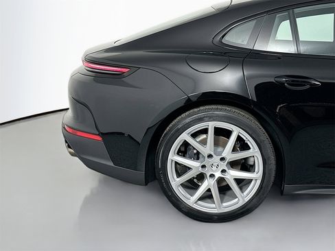 Certified 2025 Porsche Panamera 4 image 13
