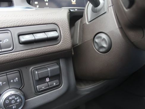 Used 2022 GMC Yukon Denali w/ Denali Premium Package image 30