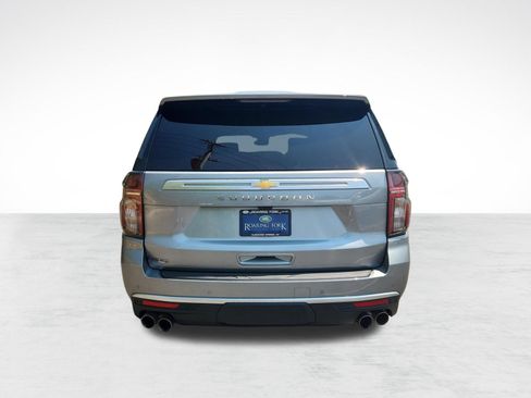 Used 2024 Chevrolet Suburban High Country AWD/4WD image 10