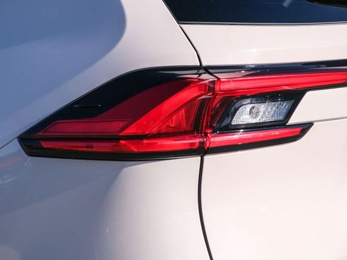 Certified 2024 Toyota Grand Highlander FWD image 7