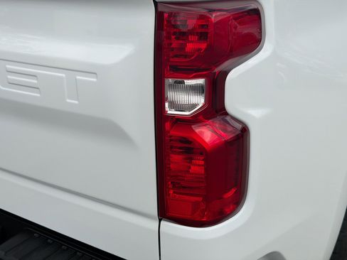 Used 2024 Chevrolet Silverado 1500 W/T w/ Z71 Off-Road Package image 26