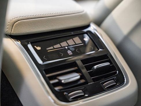 New 2026 Volvo XC60 B5 Ultra w/ Protection Package Premier image 33