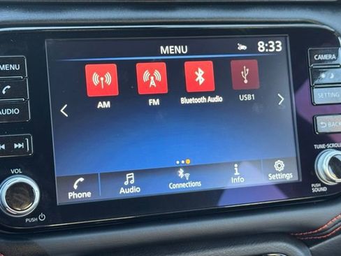 Used 2025 Nissan Versa SR w/ Trunk Package image 29