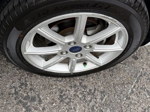 Used 2014 Ford Fiesta SE w/ Equipment Group 201B image 21