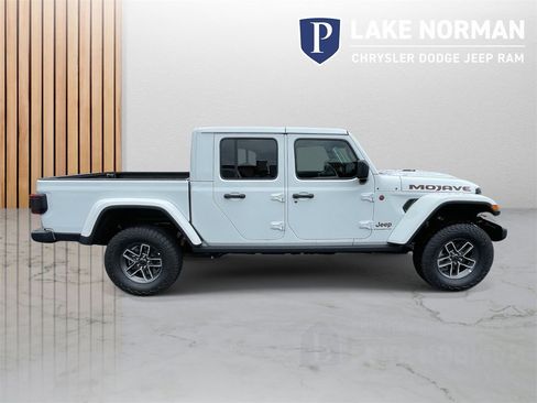 New 2025 Jeep Gladiator Mojave w/ Convenience Group image 10