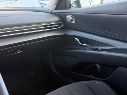 Used 2026 Hyundai Elantra Hybrid FWD image 26