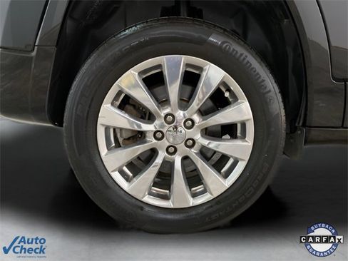 Used 2017 Jeep Cherokee Overland w/ Technology Group image 23