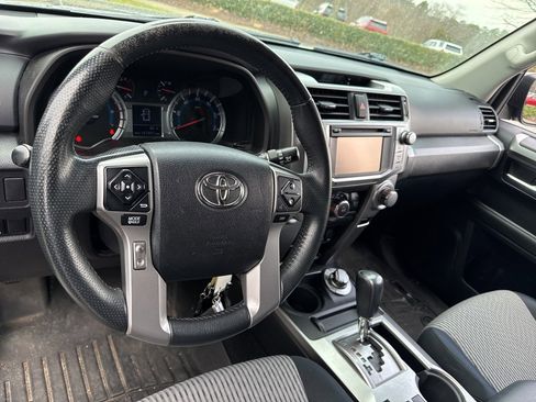 Used 2014 Toyota 4Runner SR5 image 9
