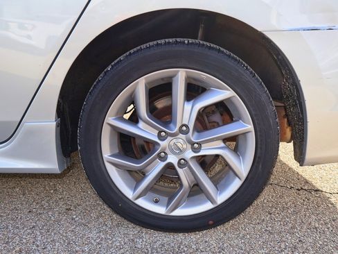 Used 2015 Nissan Sentra SR w/ SR Premium Package image 29