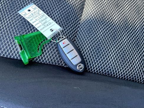 Used 2018 Nissan Rogue Sport SV w/ SV Technology Package image 11