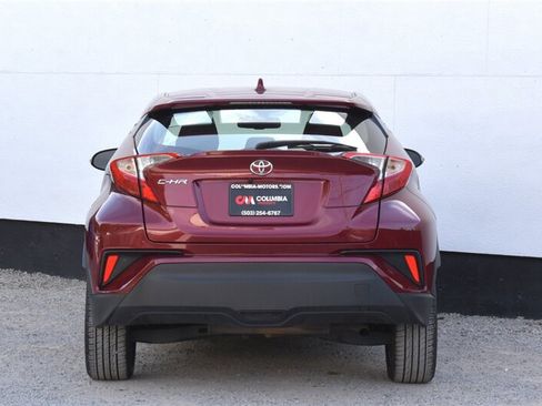 Used 2019 Toyota C-HR XLE FWD image 4