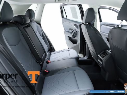 Used 2025 Volkswagen Tiguan SE w/ Panoramic Sunroof Package AWD/4WD image 38