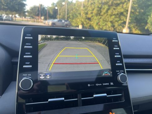Used 2019 Toyota Avalon Limited FWD image 22