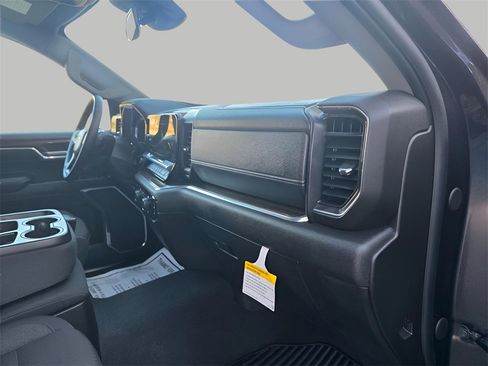 Used 2024 Chevrolet Silverado 1500 LT image 11