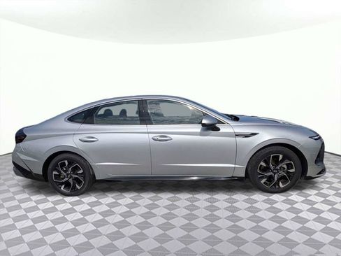 Used 2025 Hyundai Sonata SEL FWD image 2