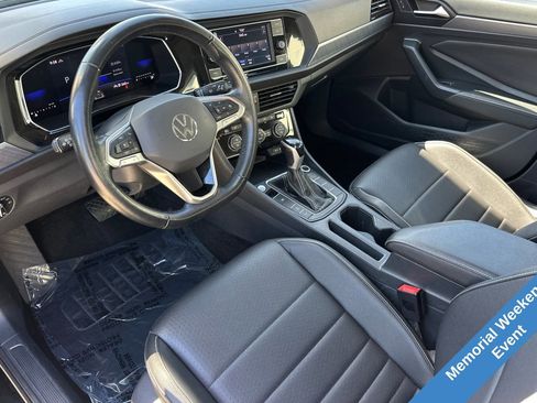 Used 2024 Volkswagen Jetta SE FWD image 12