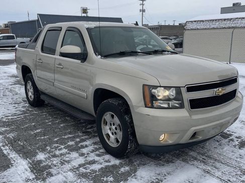 Used 2007 Chevrolet Avalanche LT w/ LT Preferred Equipment Group image 2