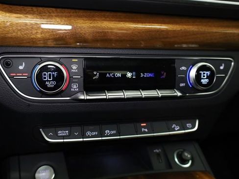 Used 2023 Audi Q5 2.0T Premium w/ Convenience Package image 23